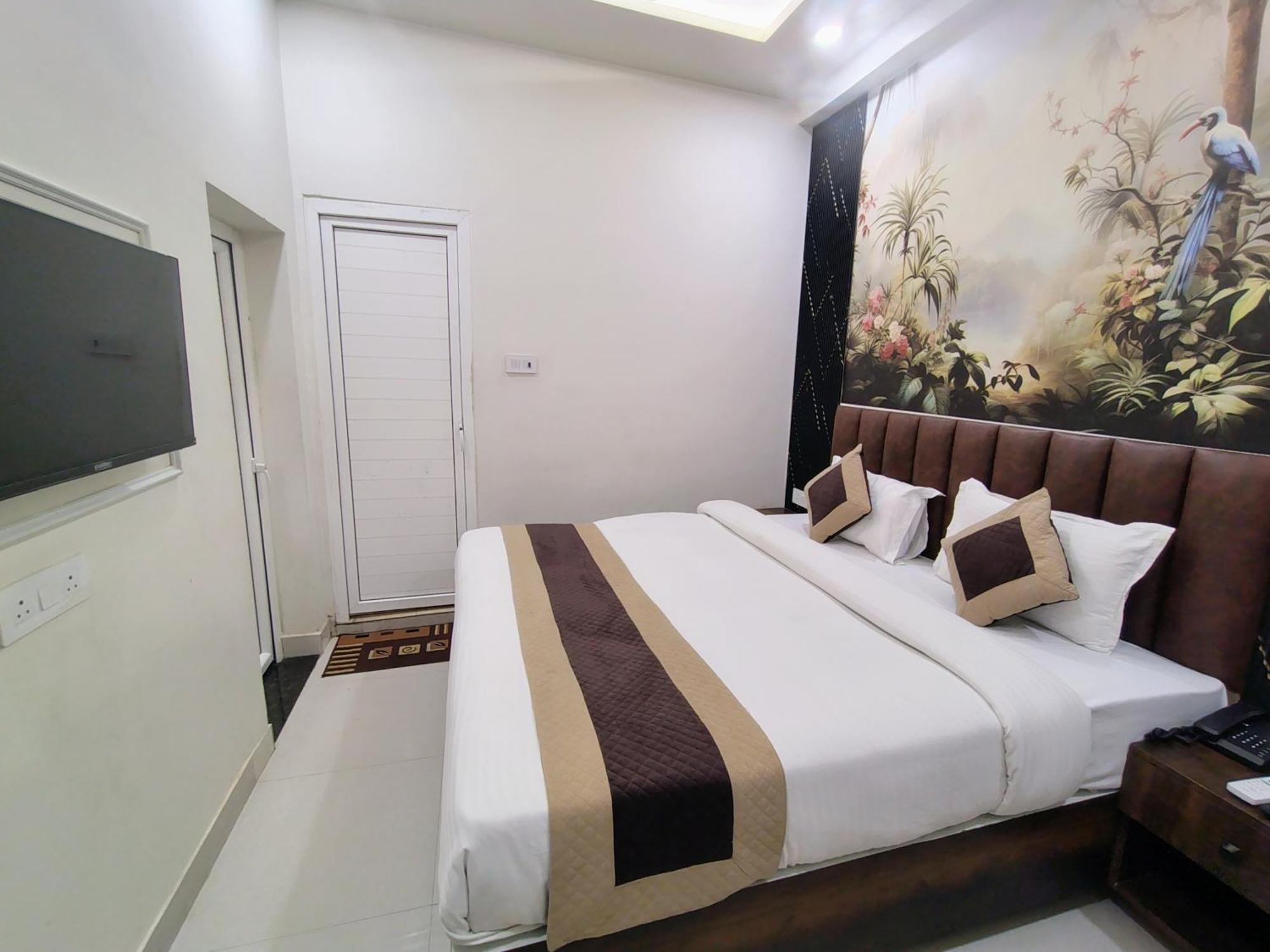 Hotel Mrk Varanasi Exterior photo